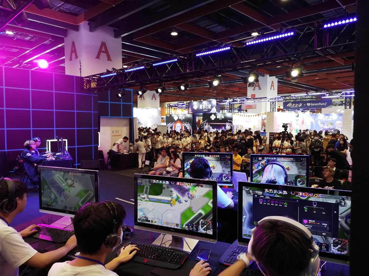 賽事現場觀戰人潮 image