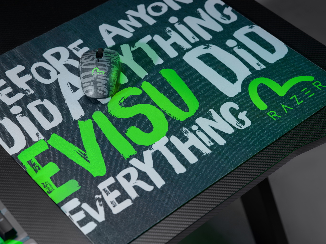 Razer 宣布与日本设计师品牌 EVISU 合作推出联名服饰与游戏周边硬体商品插图10