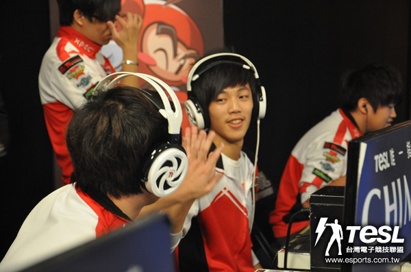 樂陞鋼鐵人跑跑卡丁車以7:4擊敗曜越太陽神,終於結束了漫長的十連敗