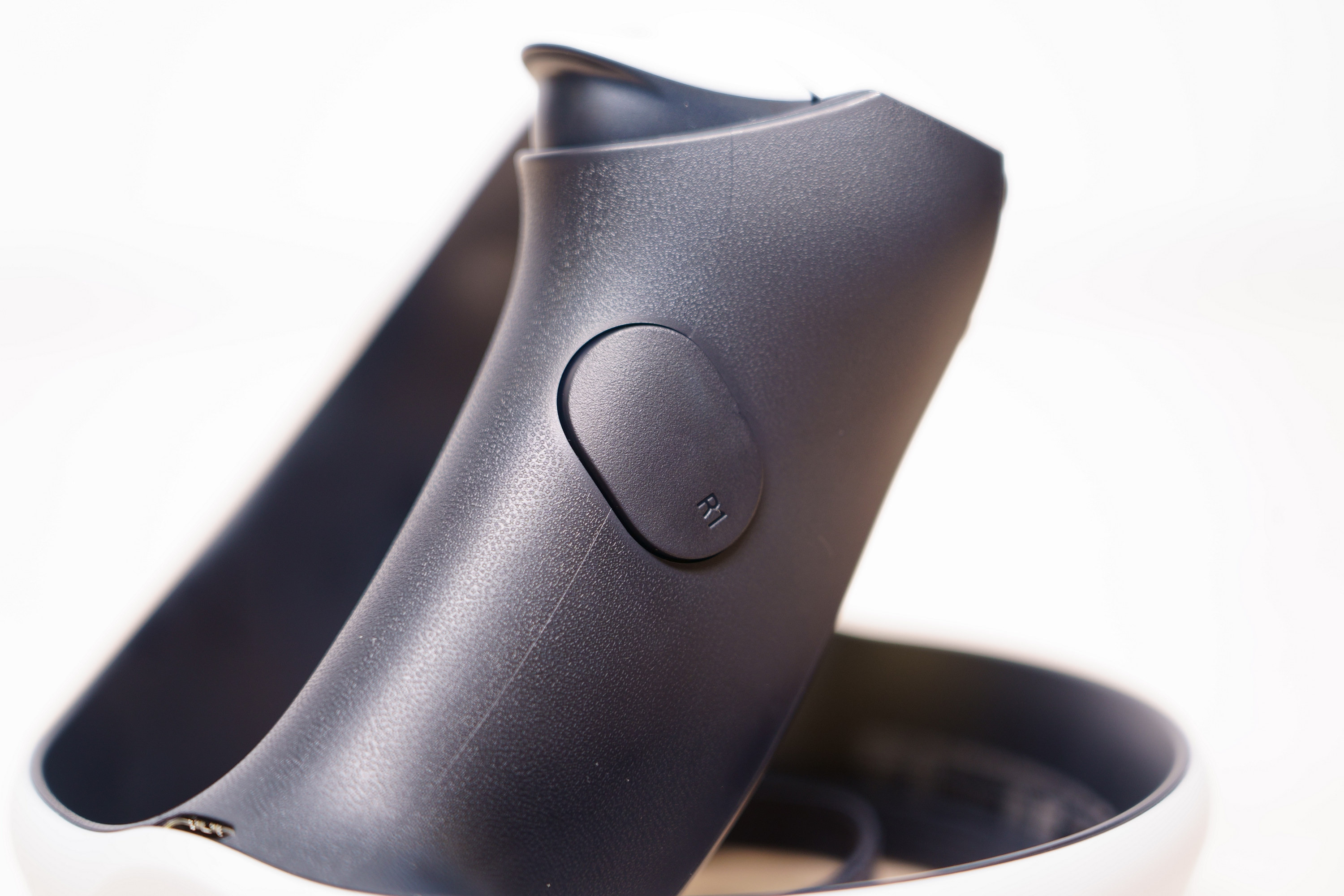 PS5 新一代虚拟实境装置 PlayStation VR2 初步开箱报导 一窥更洗链简约的造型设计插图30