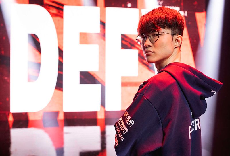 《英雄聯盟》明星選手 Faker 因右手臂受傷今日起暫時休養《League of Legends》 - 巴哈姆特
