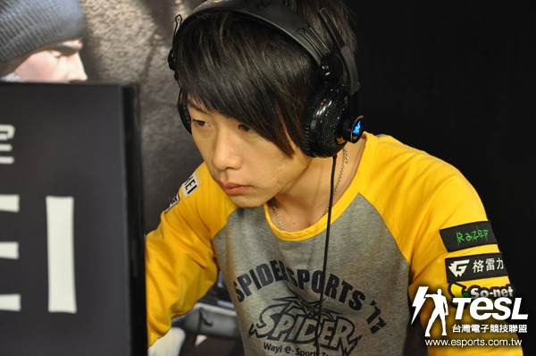 和Vic(鄧富升)比拼衝撞,簡直就是「關公面強耍大刀」,曜越太陽神驟死賽還是以3:0敗下陣來