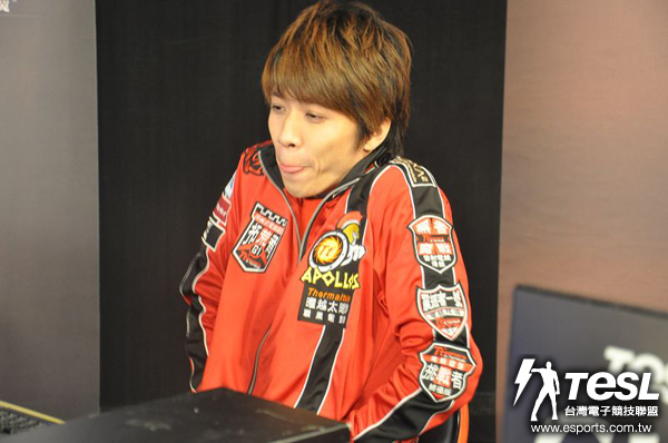 HRU(梁詠善)雖然平常表情豐富,但是比賽手握鍵盤滑鼠時卻完全不含糊