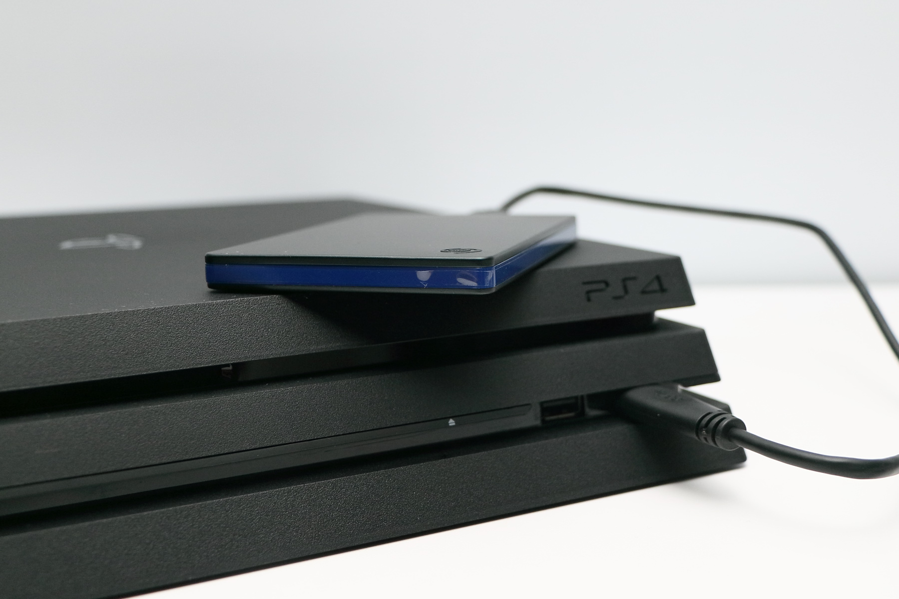 評測】Seagate PS4 專用升級版2TB 外接遊戲硬碟測試簡單連接提供超大