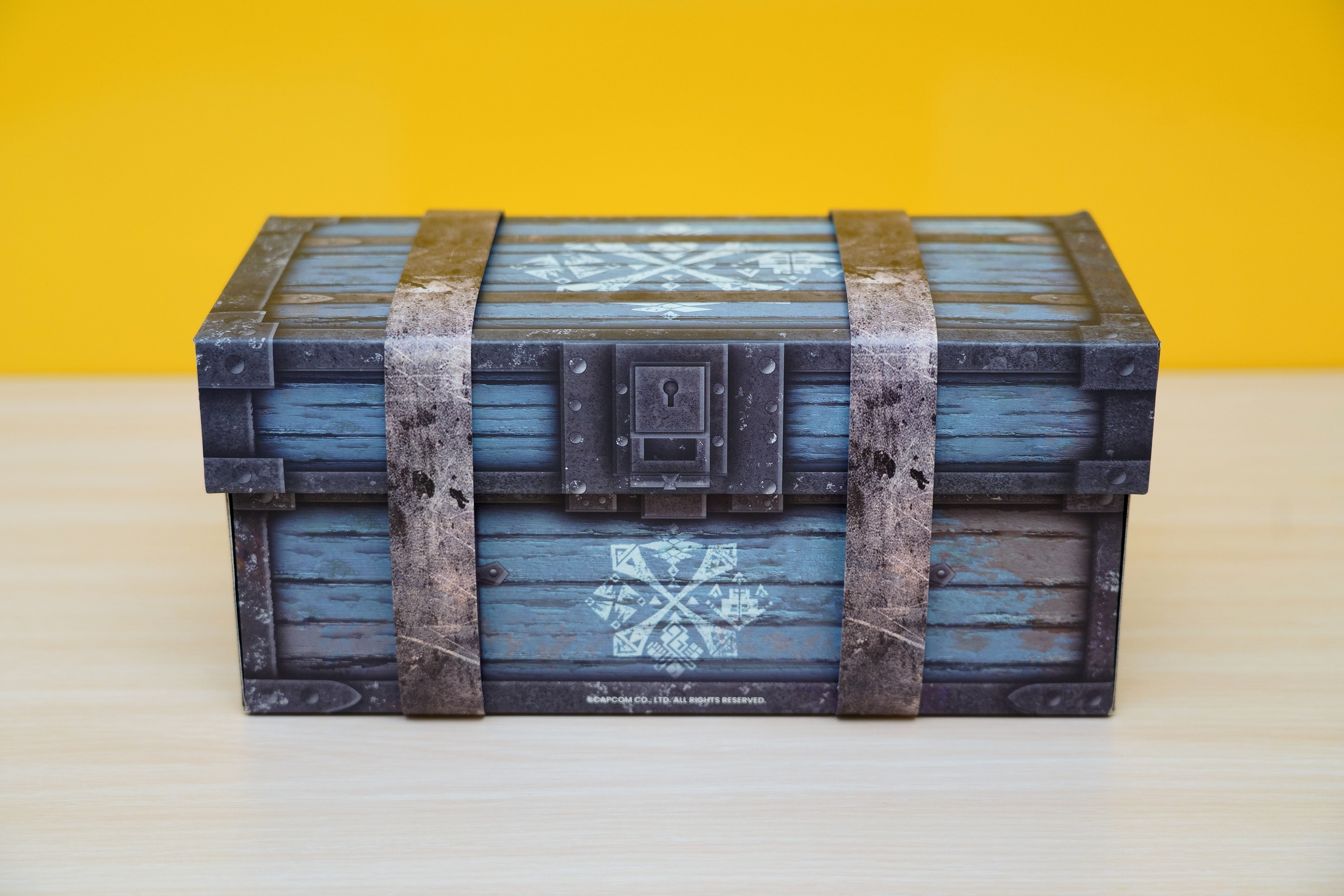 造型逗趣的「烤熟的肉」單肩包應該是多數玩家最感興趣的聯名商品,包裝設計也別具巧思 image