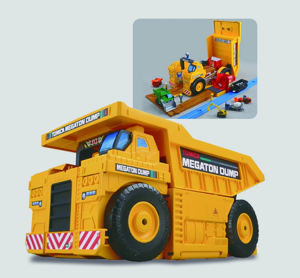 TOMICA SQUARE台中概念店首先推出全台獨家搶先上市的「超變形電動工程卡車」新品