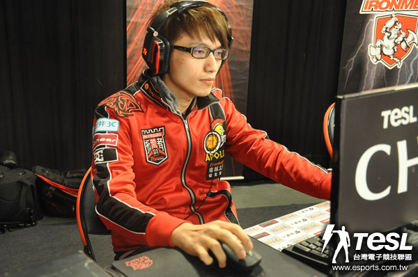 「人皇」Ball(詹鎮宇)持續給予Bai壓力,讓Bai(蔡竣百)顧此失彼逐漸喪失優