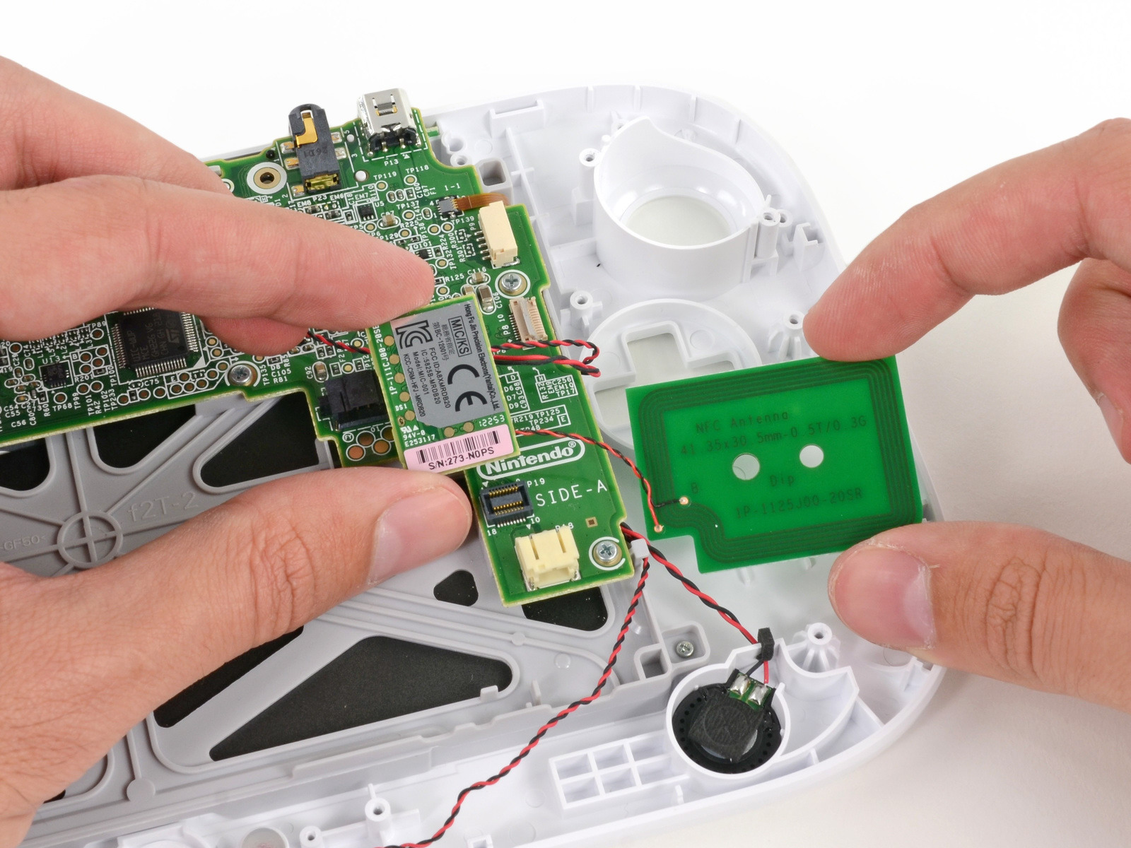 知名硬體拆解網站 iFixit 公布 Wii U 主機拆解流程 一窺新主機內部組成構造 巴哈姆特