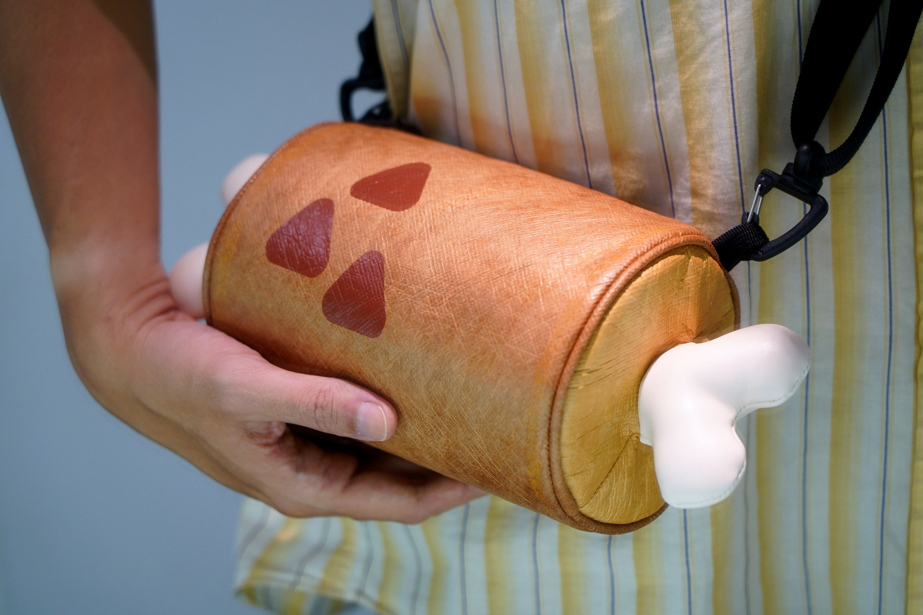 扣上背帶與實際背起來的模樣 image