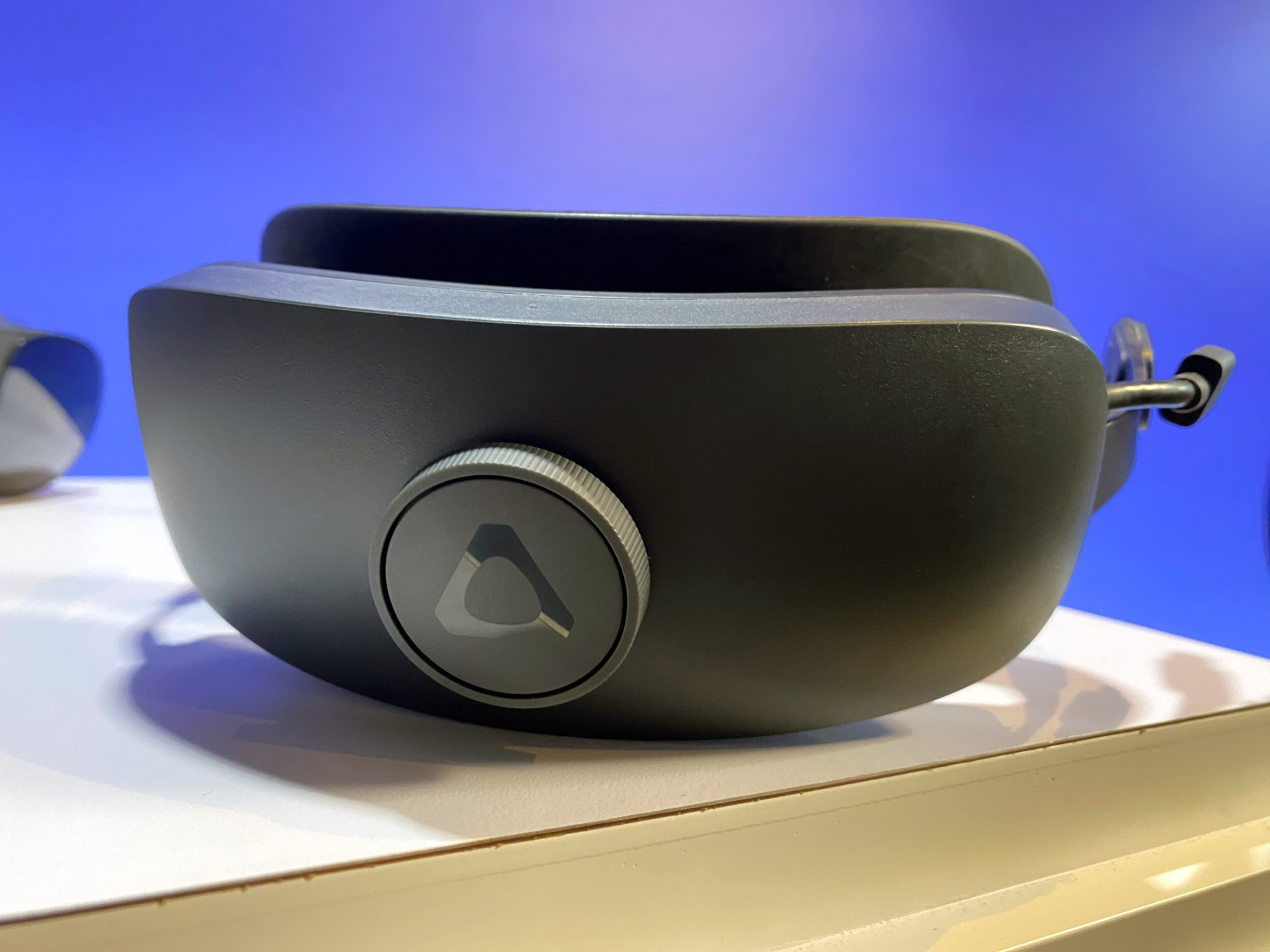 HTC 发表 VR 与 MR 一体机 VIVE XR Elite　配备全彩 RGB 透视镜头、可变身沉浸式眼镜插图6