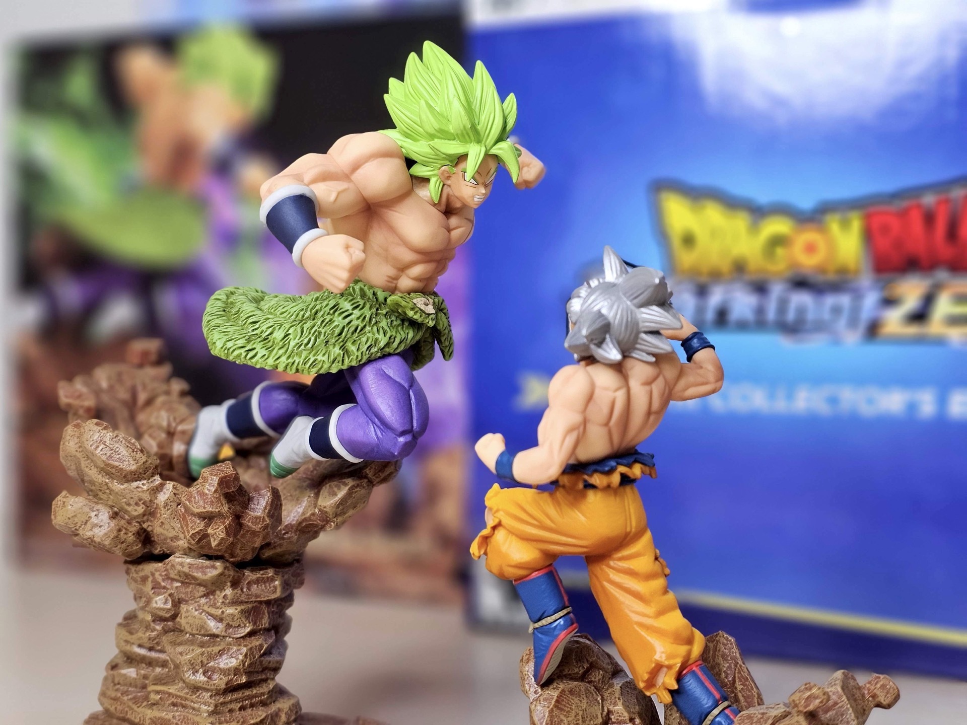 不思議　雷龍急転幸福　雷打ち黒龍珠石　雷打ち白龍珠石　超希少　現品4 七龍珠電光炸裂！ZERO 零武闘書公式攻略書