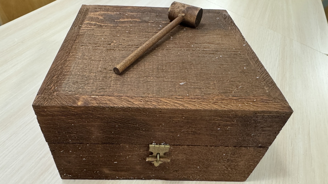 【BZ 26】来自 Blizzard 的神秘木盒 挥槌破冰揭露 BlizzCon 2026 预告回归的邀请？！