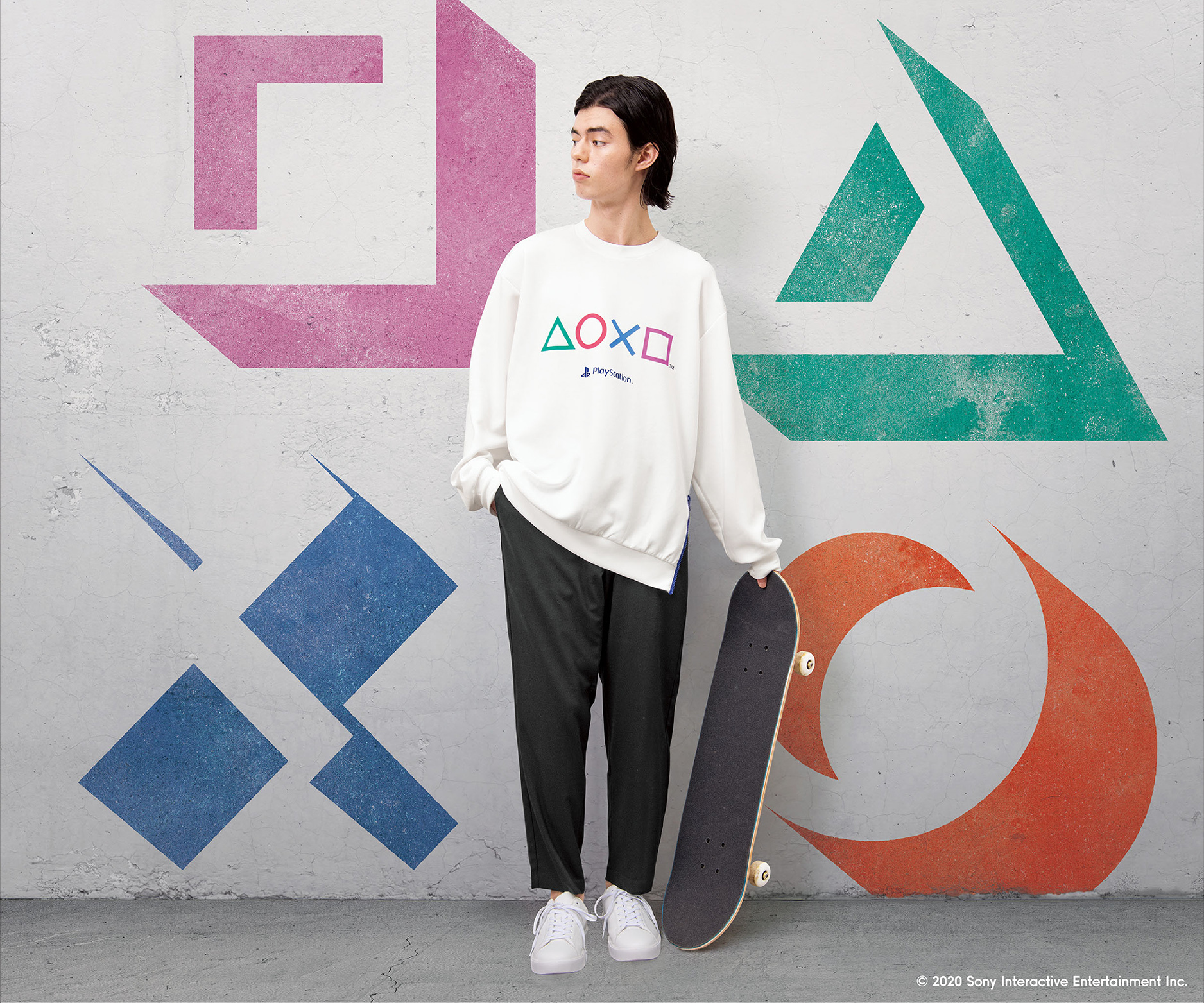 GU 以「Play Comfortable」為概念推出「PlayStation」聯名系列,GU 網路商店 12 月 11 日搶先上市,全台實體店鋪 12 月 18 日正式販售 image