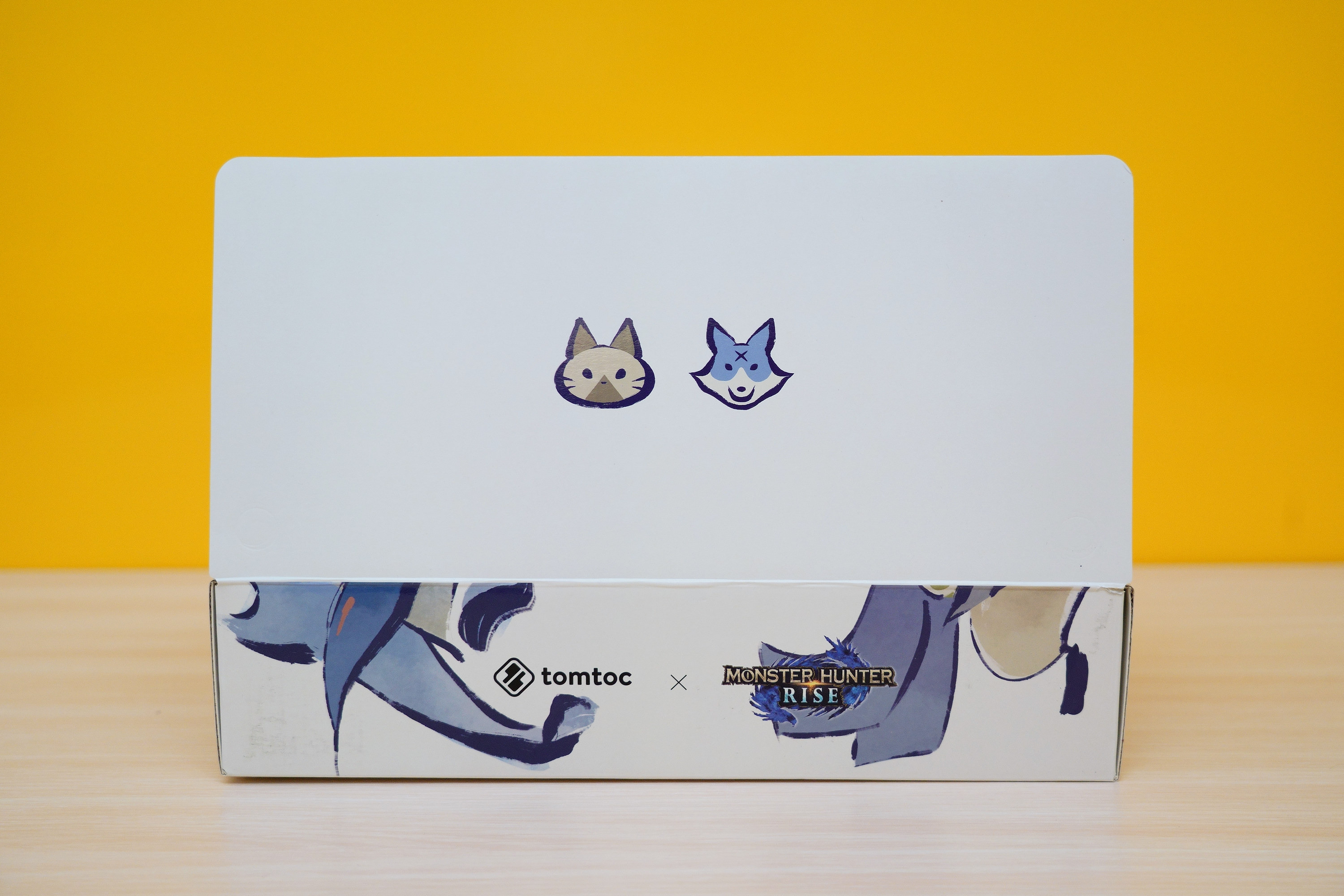 隨從系列單肩包「艾路貓&加爾克」採用逗趣的水墨畫插圖包裝,貓狗迎客! image