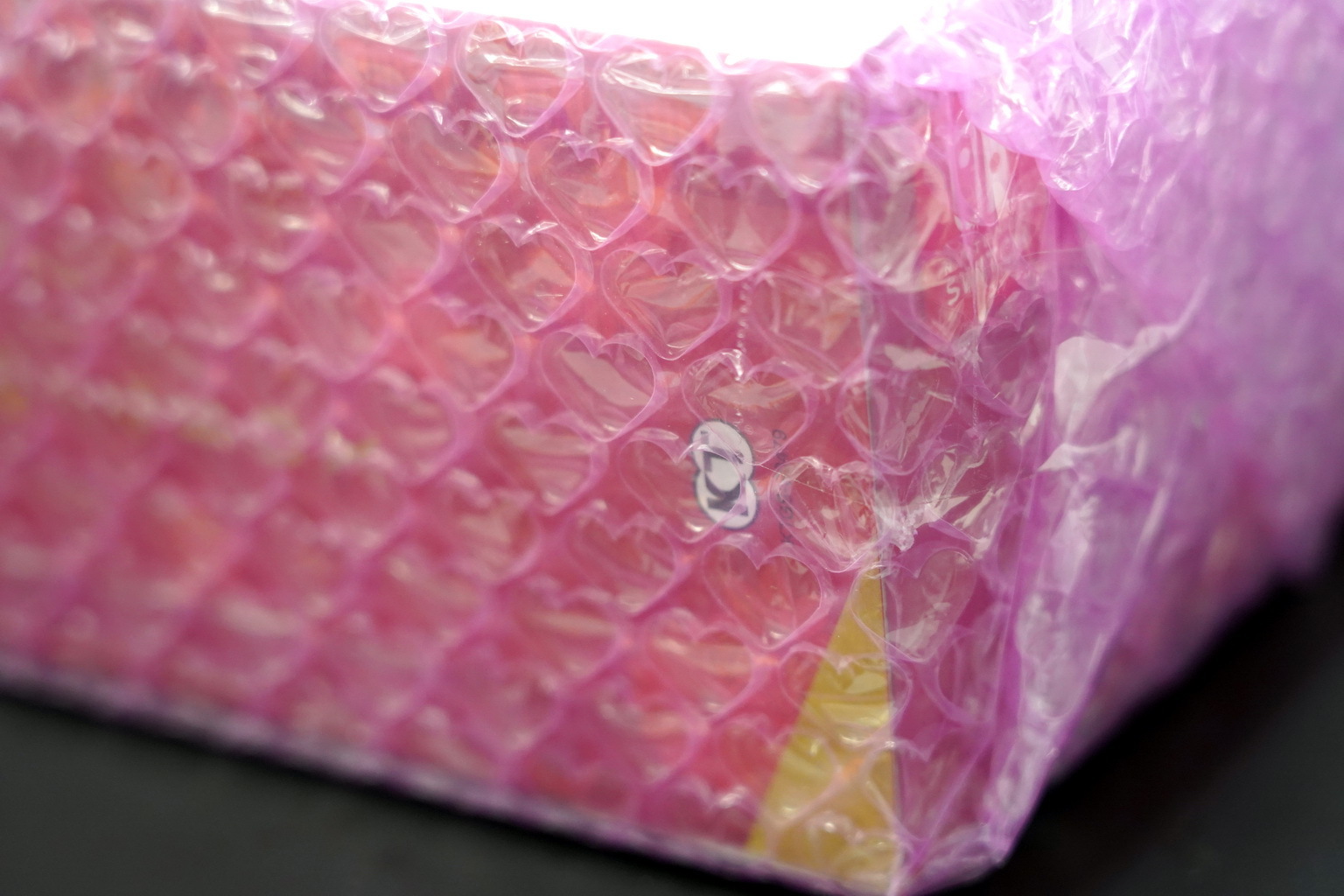 仔細看是粉紅色心型的氣泡! image