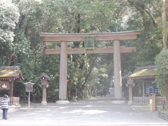 三輪山山腳下的大神神社散步行 Shirameki的創作 巴哈姆特