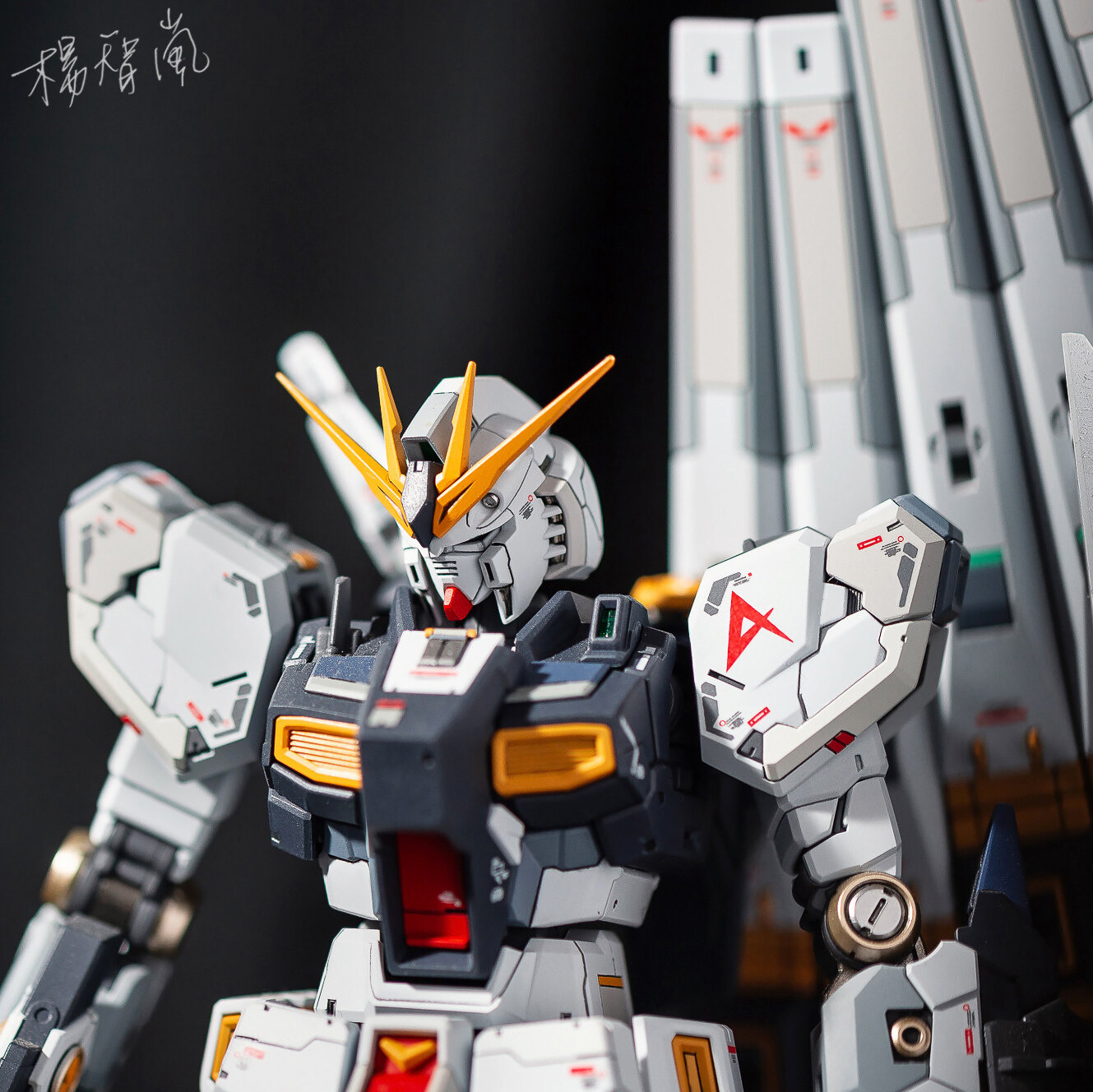 《模型攝影》RG RX-93 v GUMDAM - shootlove502的創作 - 巴哈姆特