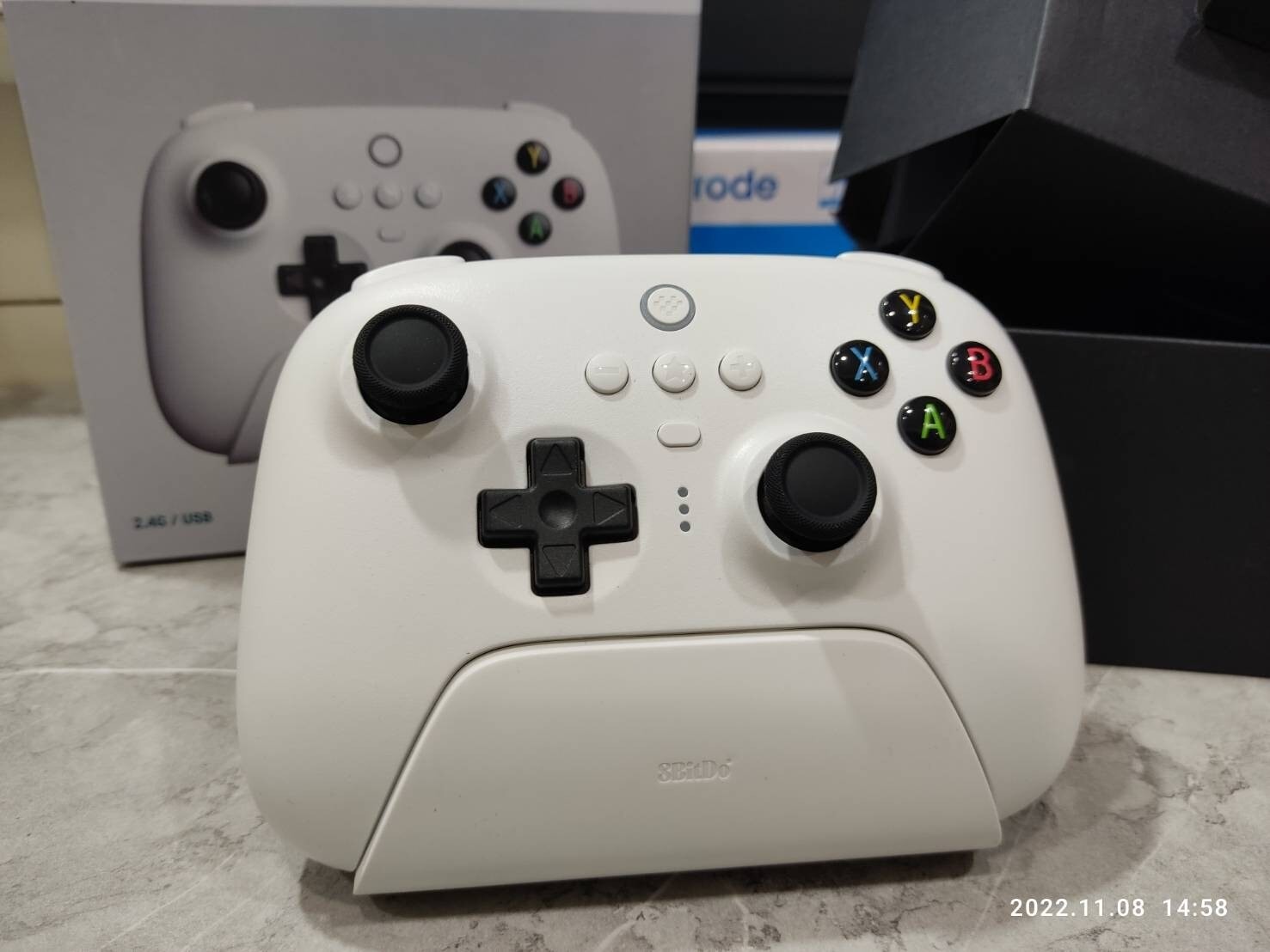 開箱 新玩具到了 8bitdo獵戶座2 4g無線手把 Bebackforyou的創作 巴哈姆特