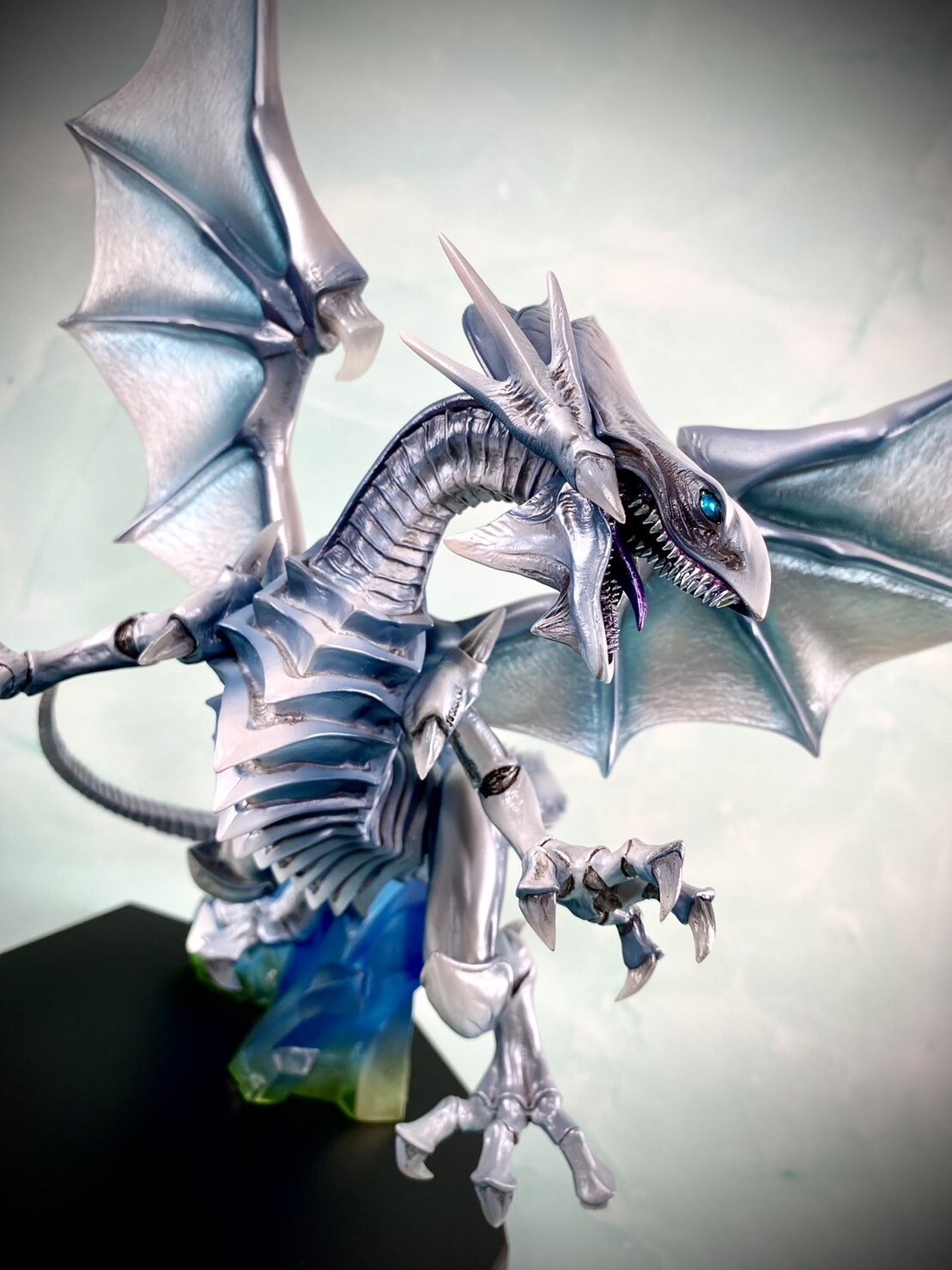 MegaHouse A.W.M《遊戲王》 青眼白龍～Holographic Edition