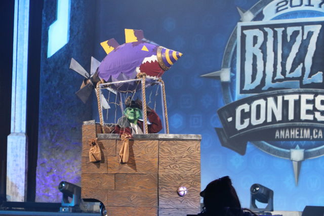 扮演《魔獸世界》豺狼人霍格的玩家奪 2017 BlizzCon Cosplay 大賽冠軍