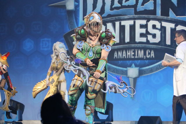 扮演《魔獸世界》豺狼人霍格的玩家奪 2017 BlizzCon Cosplay 大賽冠軍