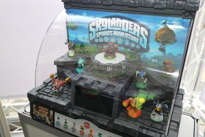 提供許多不同角色公仔可以替換