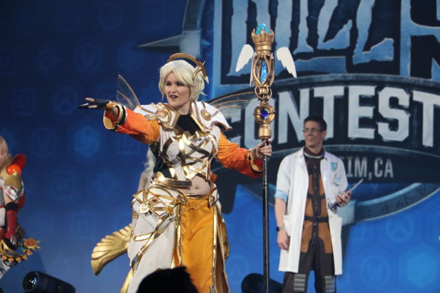 扮演《魔獸世界》豺狼人霍格的玩家奪 2017 BlizzCon Cosplay 大賽冠軍