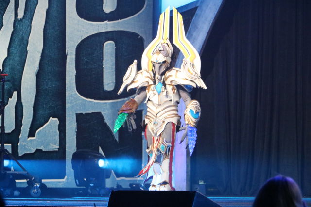 扮演《魔獸世界》豺狼人霍格的玩家奪 2017 BlizzCon Cosplay 大賽冠軍