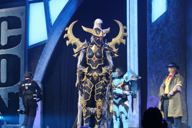 扮演《魔獸世界》豺狼人霍格的玩家奪 2017 BlizzCon Cosplay 大賽冠軍