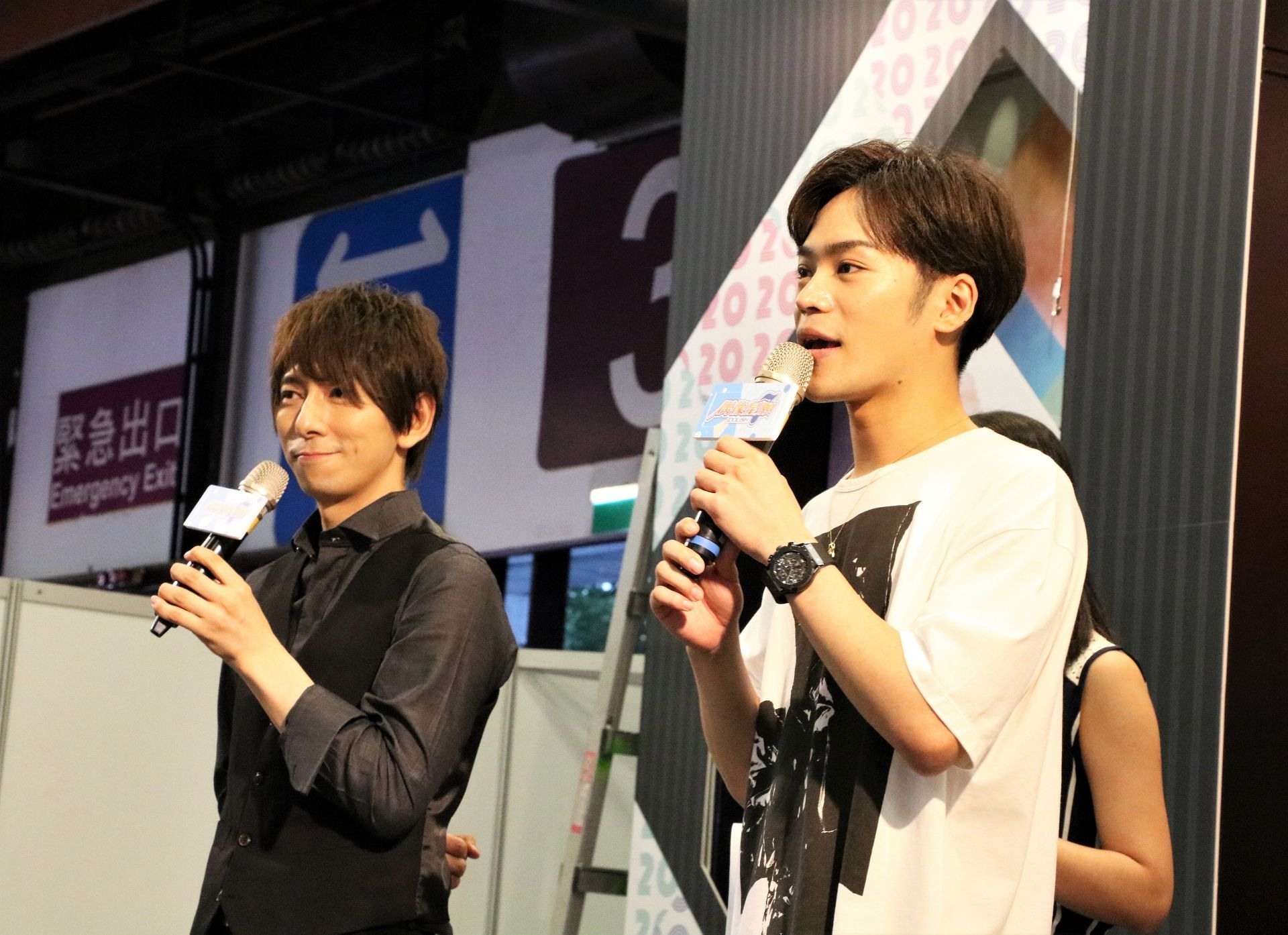 漫博19 Idolish7 偶像星愿 声优小野贤章 羽多野涉见面会登台与粉丝热情互动 漫影网