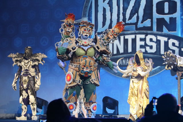 扮演《魔獸世界》豺狼人霍格的玩家奪 2017 BlizzCon Cosplay 大賽冠軍