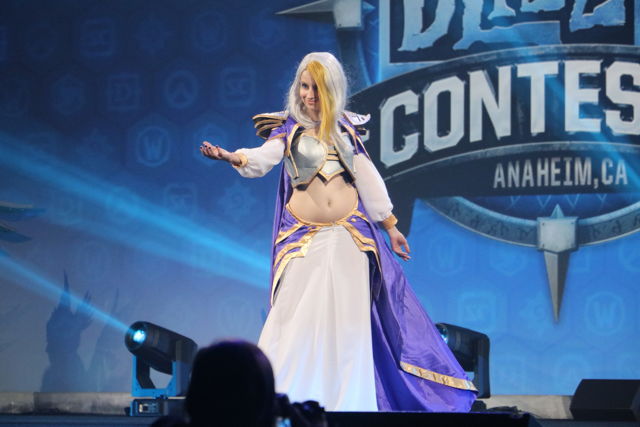 扮演《魔獸世界》豺狼人霍格的玩家奪 2017 BlizzCon Cosplay 大賽冠軍