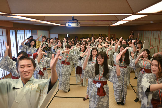 戀愛三消遊戲《在茜色世界與君詠唱》實體活動「月詠幸福之宴」圓滿落幕