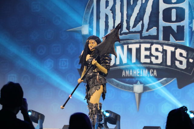 扮演《魔獸世界》豺狼人霍格的玩家奪 2017 BlizzCon Cosplay 大賽冠軍