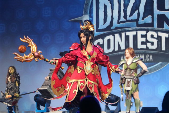 扮演《魔獸世界》豺狼人霍格的玩家奪 2017 BlizzCon Cosplay 大賽冠軍