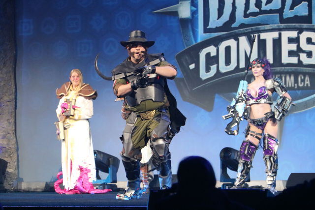 扮演《魔獸世界》豺狼人霍格的玩家奪 2017 BlizzCon Cosplay 大賽冠軍