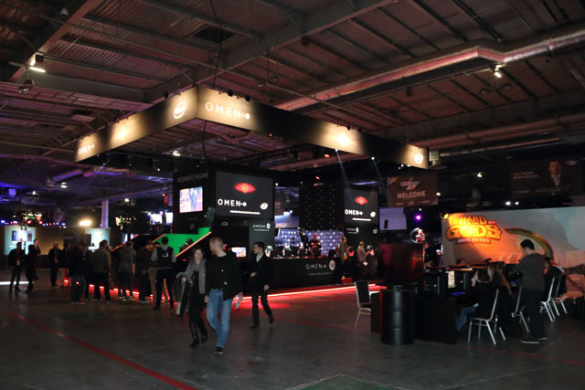 法國最大電玩展 PGW 巴黎遊戲週今日正式開幕 展場前夜祭感受異國 ACG 同好熱情