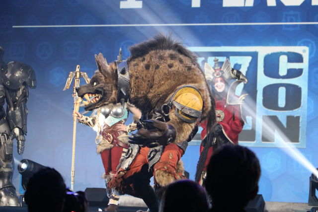 扮演《魔獸世界》豺狼人霍格的玩家奪 2017 BlizzCon Cosplay 大賽冠軍