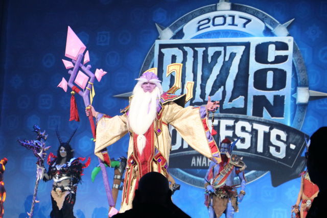 扮演《魔獸世界》豺狼人霍格的玩家奪 2017 BlizzCon Cosplay 大賽冠軍