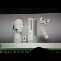 現場介紹 Xbox 360 週邊配備：Xbox 360 泛用型媒體遙控器 / Xbox Live 視訊攝影機 / 頭戴式耳機麥克風 / 無線遊戲控制器