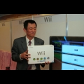 劉學欽與 Wii 合影
